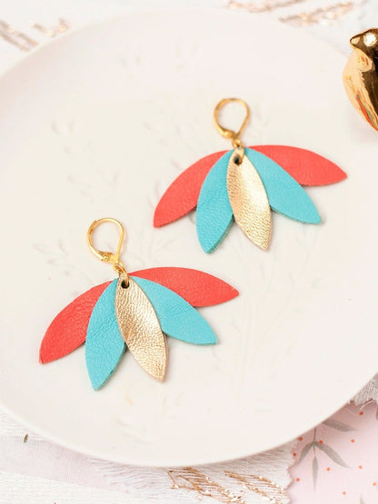 Boucles d'oreilles Palmier - cuir doré, bleu cyan, corail